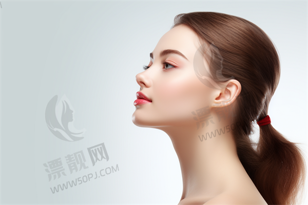如何有效修复脸部烫伤留下的疤痕?探索很不错治疗方法与护理技巧