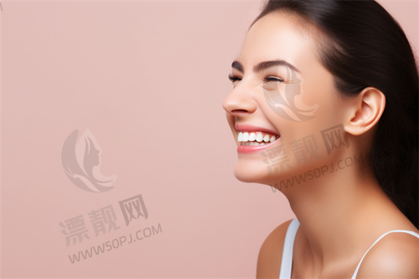 如何有效去除烫伤后形成的增生疤痕?